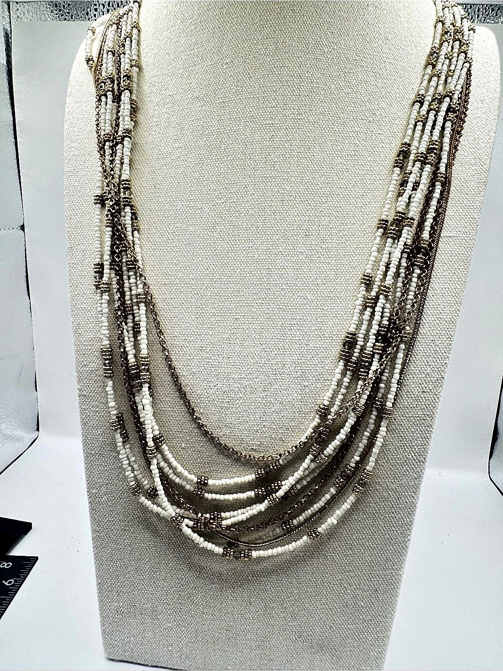 chico’s Layered Beaded Necklace in White & Gold Like New (BN4/po)
